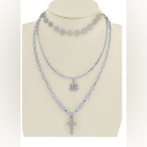 Fashion Jewelry Silver Layered Necklace with Cross Pendant